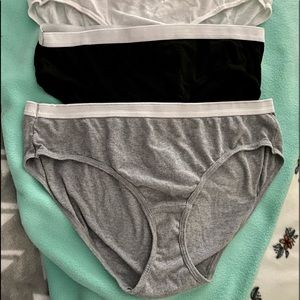 4 pairs of Hanes ladies underwear size 8 NWOT